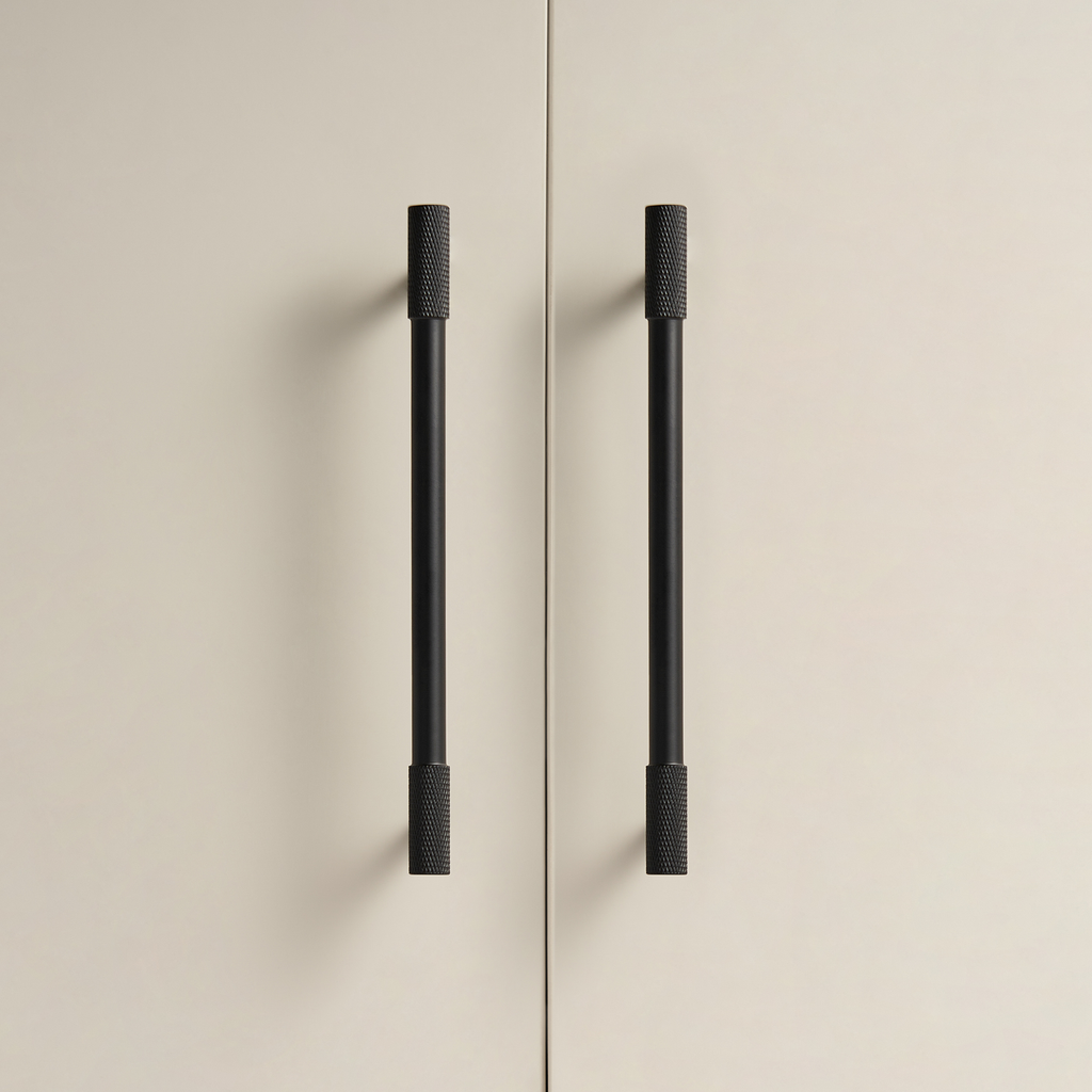 ENZA - Matté Black Pull 160 mm